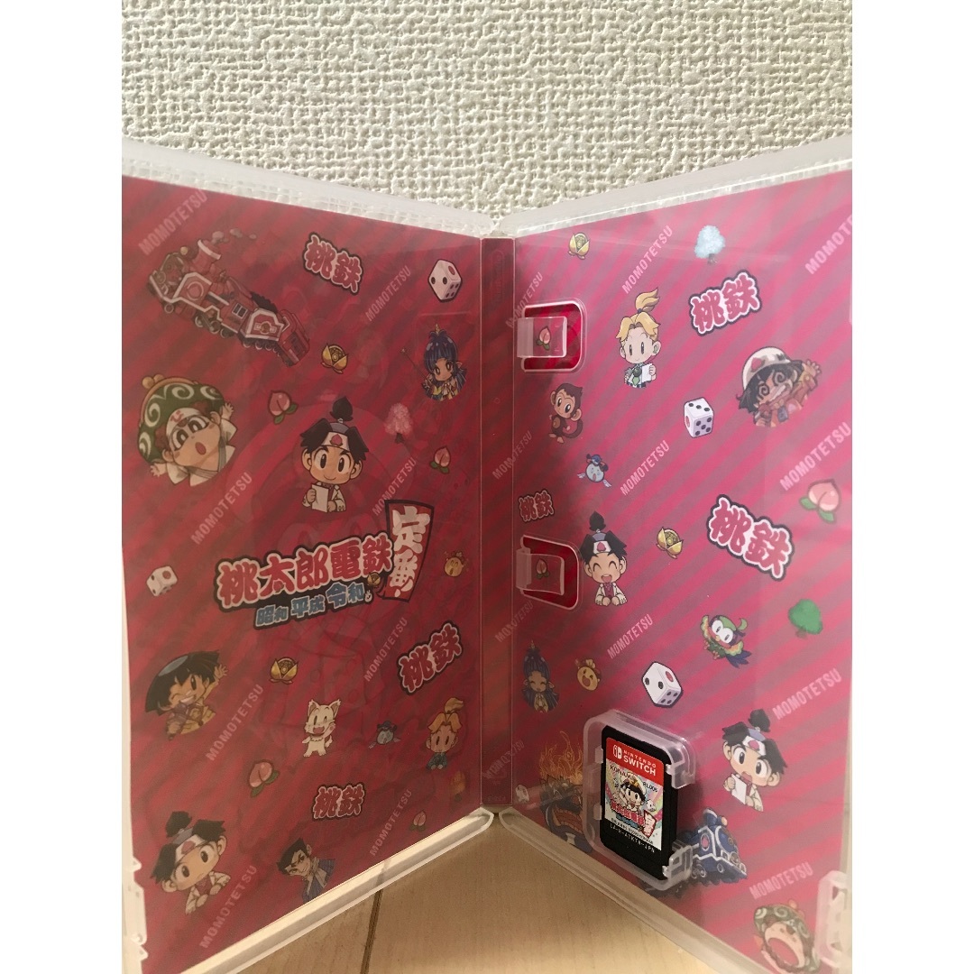 Nintendo Switch(ニンテンドースイッチ)の美品✨ 桃太郎電鉄 ～昭和 平成 令和も定番！～ Switch ✨即日発送可 エンタメ/ホビーのゲームソフト/ゲーム機本体(家庭用ゲームソフト)の商品写真