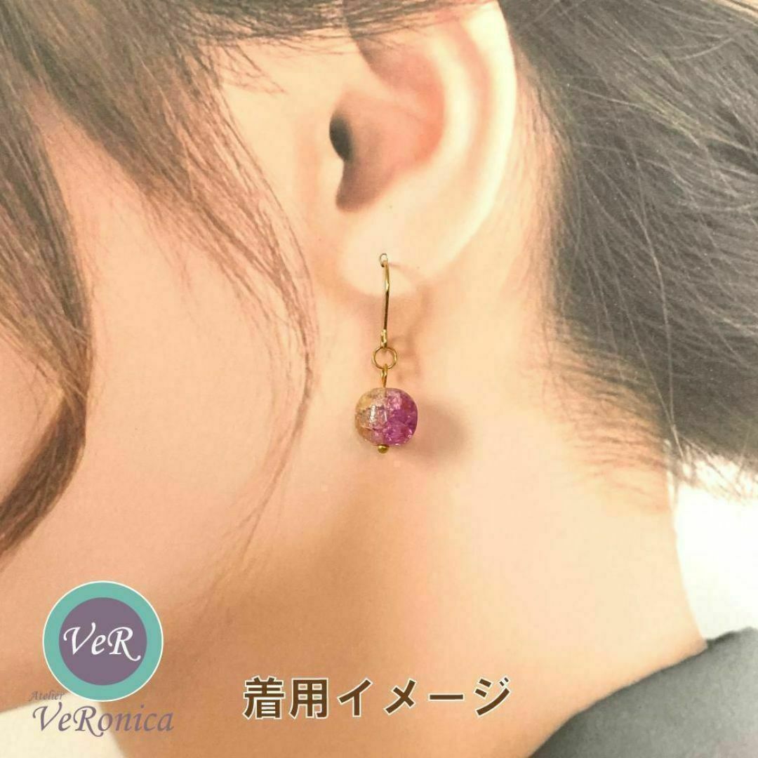 ゆめかわ飴玉ピアス　ハンドメイド　桜　ビーズ　フック　イヤリング　ピンク　ピアス ハンドメイドのアクセサリー(ピアス)の商品写真