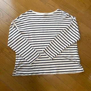 ユニクロ(UNIQLO)のユニクロ　ボートネック　ボーダートップス(Tシャツ(長袖/七分))