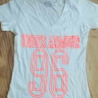 アンダーアーマー(UNDER ARMOUR)の⭐️UNDER ARMOUR アンダーアーマー Vネック Tシャツ Lサイズ(Tシャツ(半袖/袖なし))