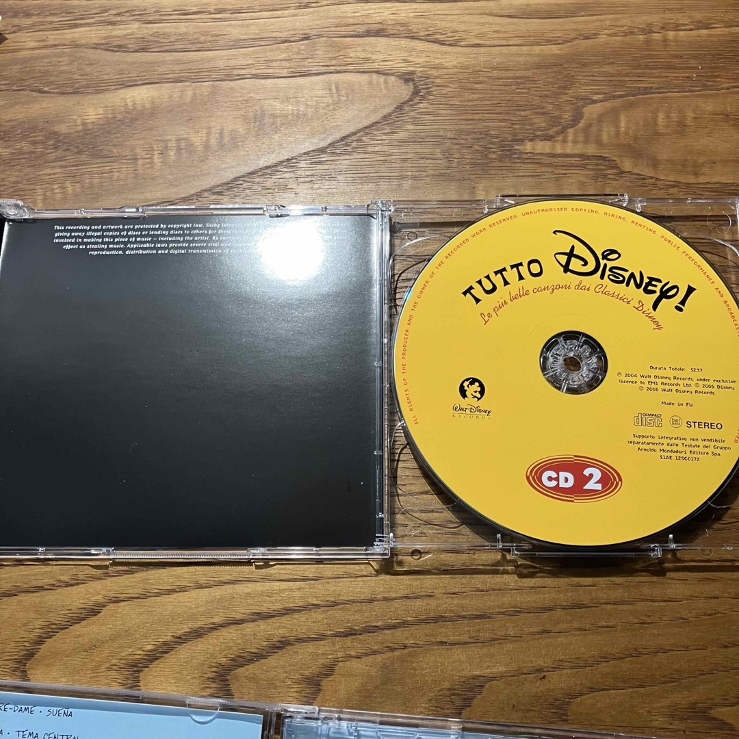 Disney(ディズニー)の【レアな2組3枚】ディズニー　イタリア語&スペイン語　カバー エンタメ/ホビーのCD(キッズ/ファミリー)の商品写真