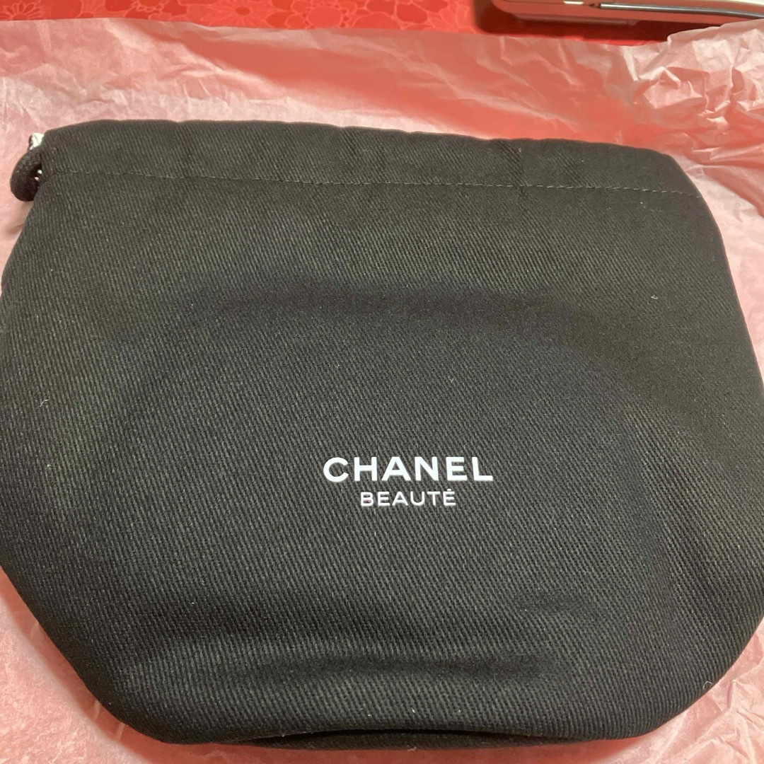 CHANEL(シャネル)のシャネル　ノベルティ巾着　巾着おまけつき エンタメ/ホビーのコレクション(ノベルティグッズ)の商品写真