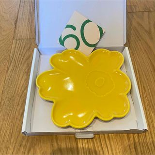 マリメッコ(marimekko)のウニッコ　60周年　プレート　イエロー(食器)