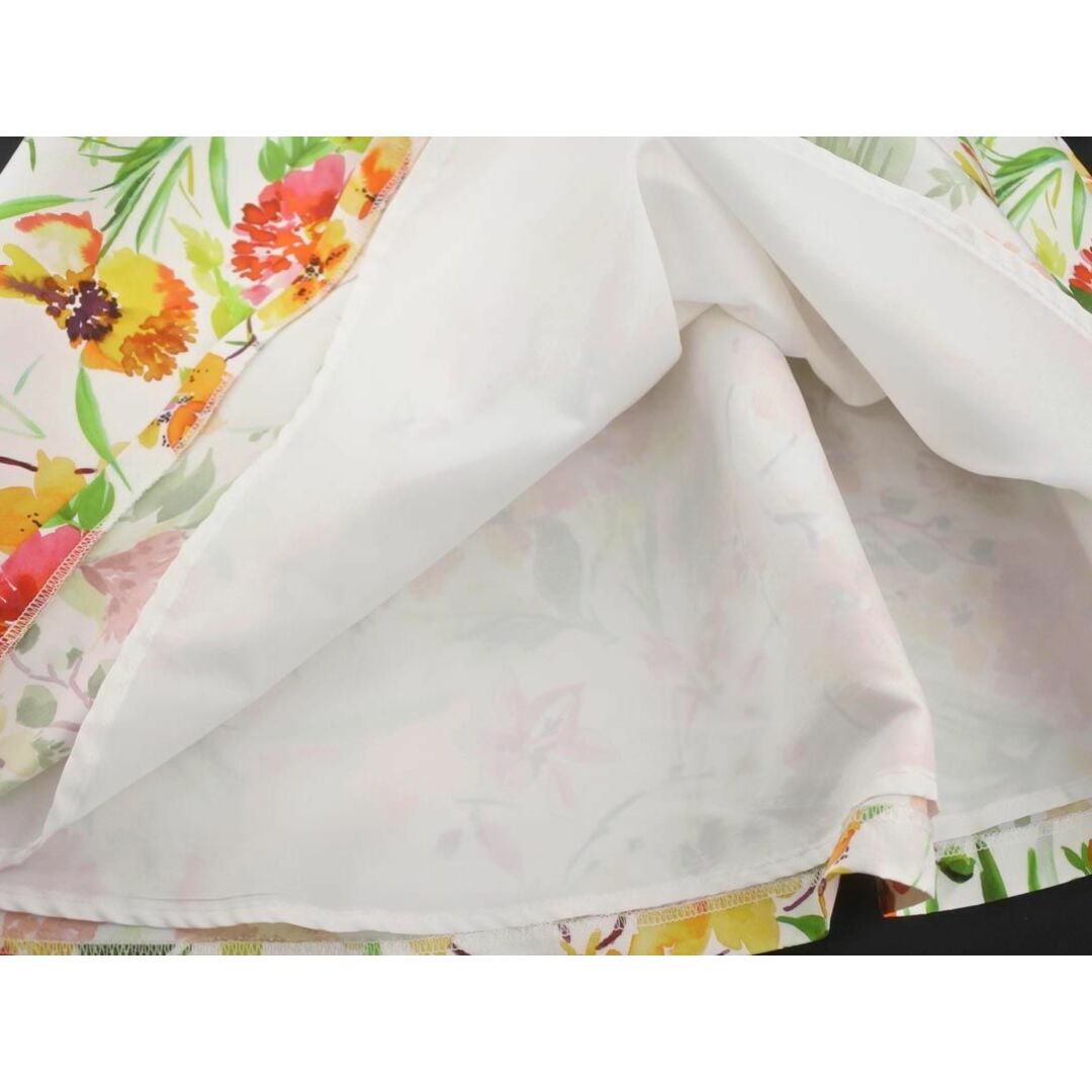 kumikyoku（組曲）(クミキョク)のKUMIKYOKU 組曲 花柄 フレア スカート size1/白 ■◇ レディース レディースのスカート(ひざ丈スカート)の商品写真