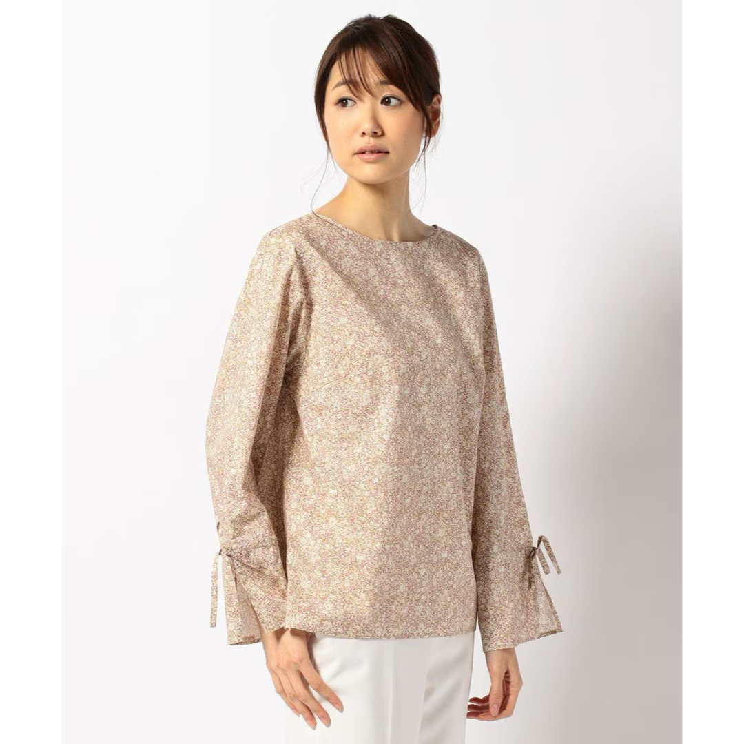 J.PRESS LADIES(ジェイプレスレディス)のJ.PRESS LADIES リバティプリント 袖リボンブラウス ¥19,800 レディースのトップス(シャツ/ブラウス(長袖/七分))の商品写真