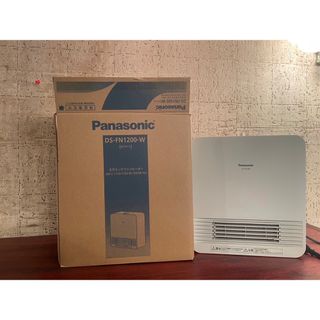 パナソニック(Panasonic)の美品　Panasonic セラミックファンヒーター DS-FN1200 ホワイト(ファンヒーター)