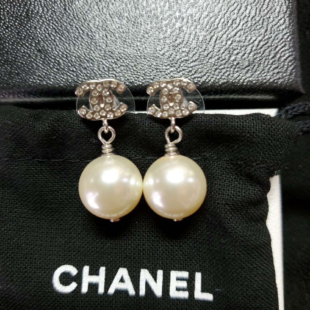 CHANEL(シャネル)の【超希少】未使用 CHANEL ピアス 入手困難モデル レディースのアクセサリー(ピアス)の商品写真