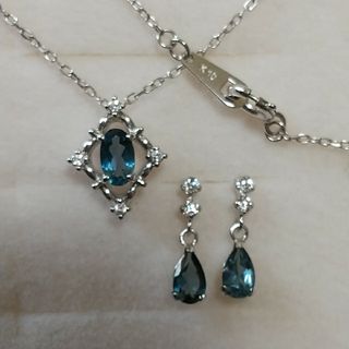 ジュエリーツツミ(JEWELRY TSUTSUMI)のK10 WG ロンドンブルートパーズネックレス、ピアスセット(ネックレス)