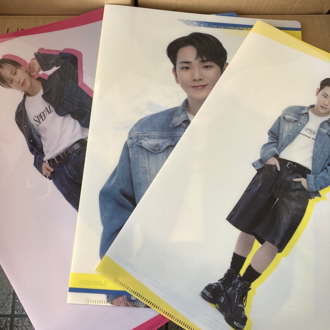 530 SHINee×ローソンキャンペーン クリアファイル3枚セット エンタメ/ホビーのアニメグッズ(クリアファイル)の商品写真