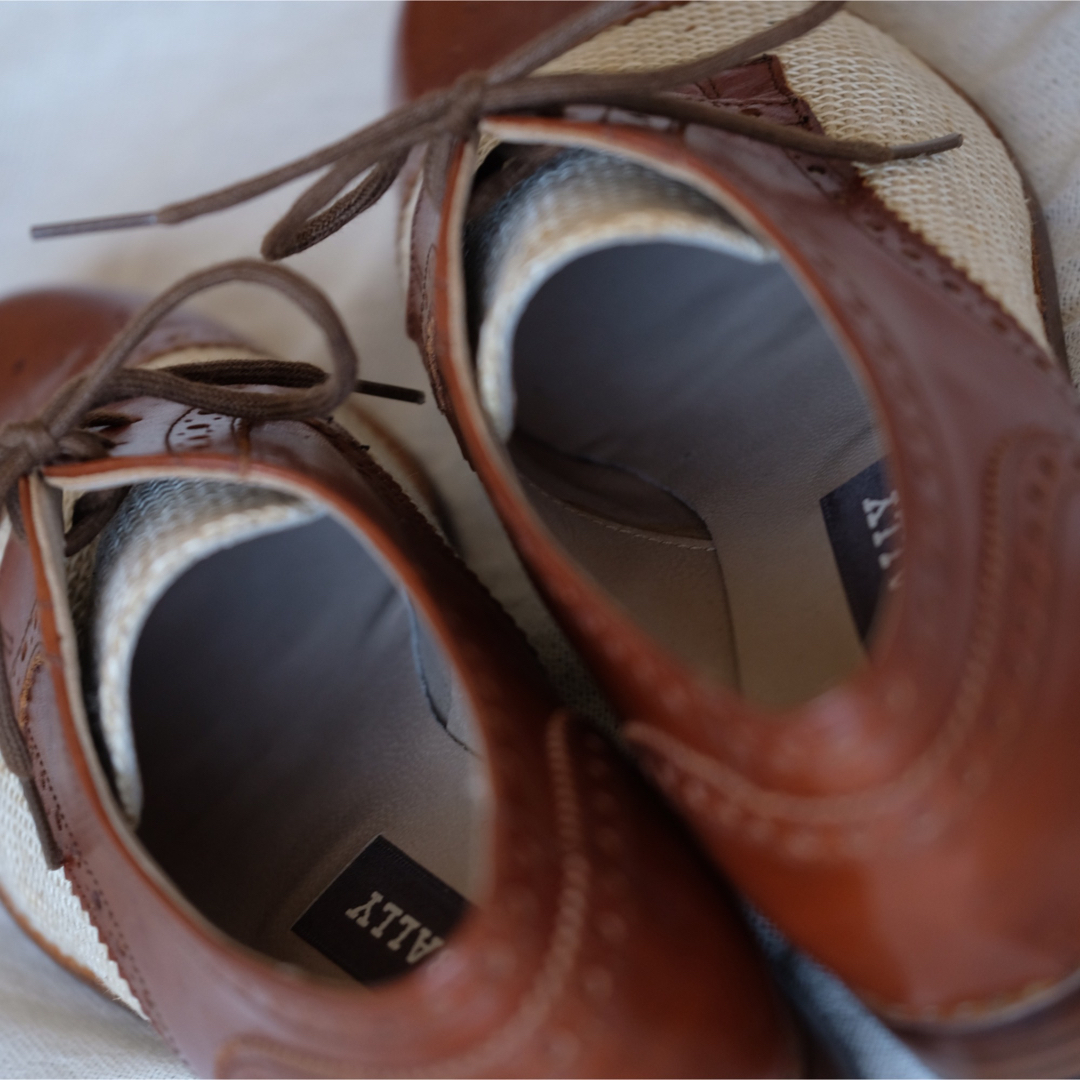 Bally(バリー)の未使用品BALLY リネンキャンバスコンビセミブローグBUADA茶36.5 レディースの靴/シューズ(ローファー/革靴)の商品写真