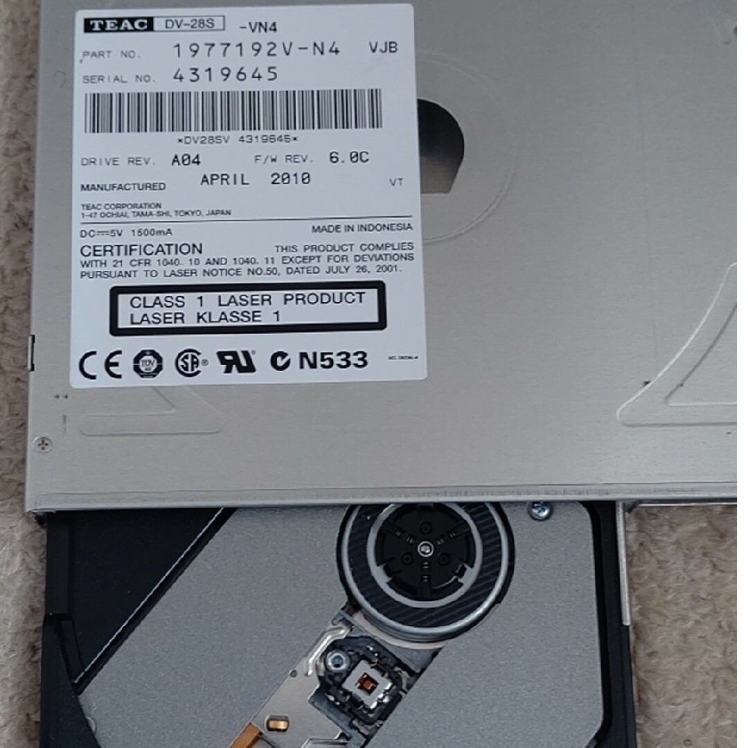 SATA DVD-ROMドライブ スマホ/家電/カメラのPC/タブレット(PCパーツ)の商品写真