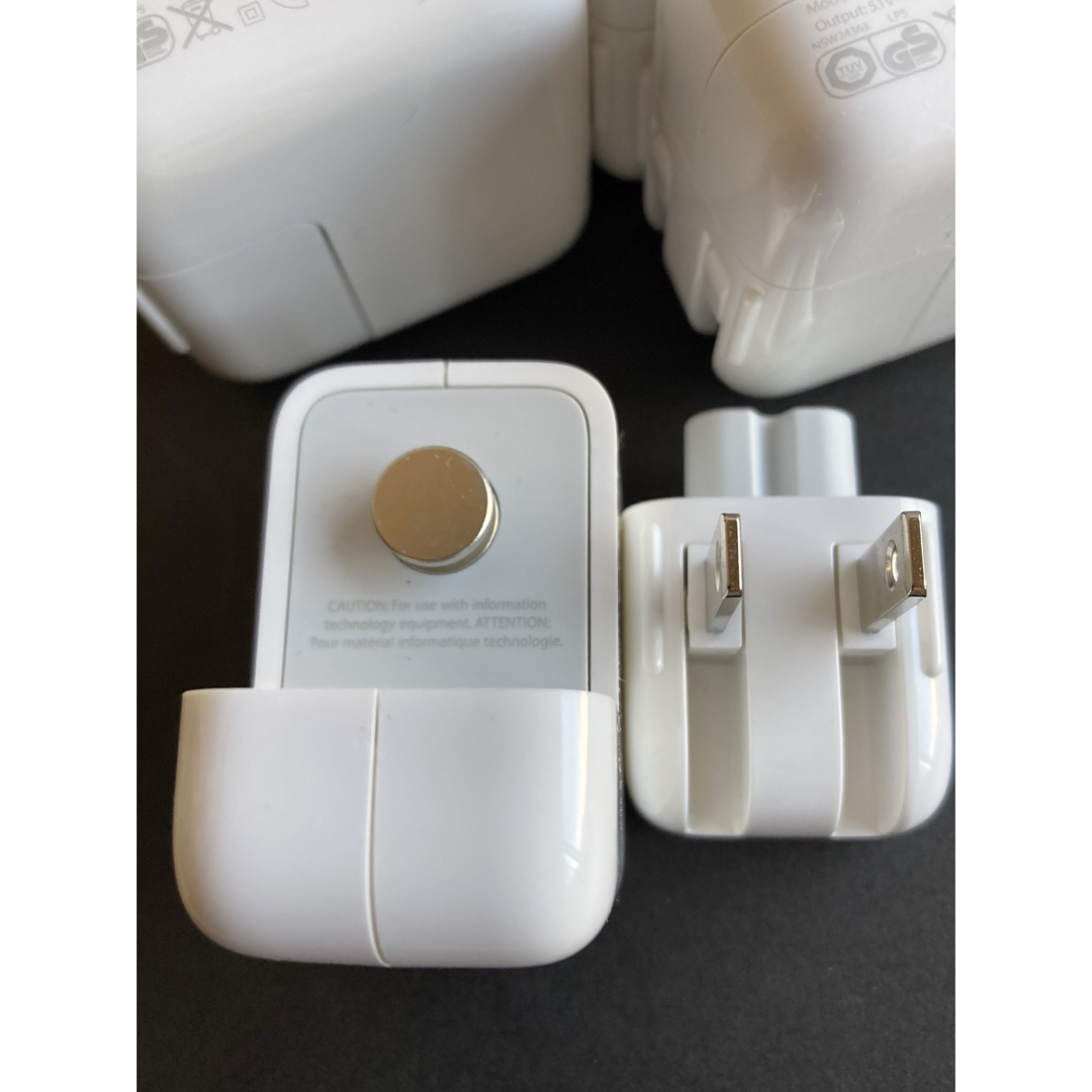  【純正品】Apple  10W USB パワーアダプター A1357  10個 スマホ/家電/カメラの生活家電(変圧器/アダプター)の商品写真