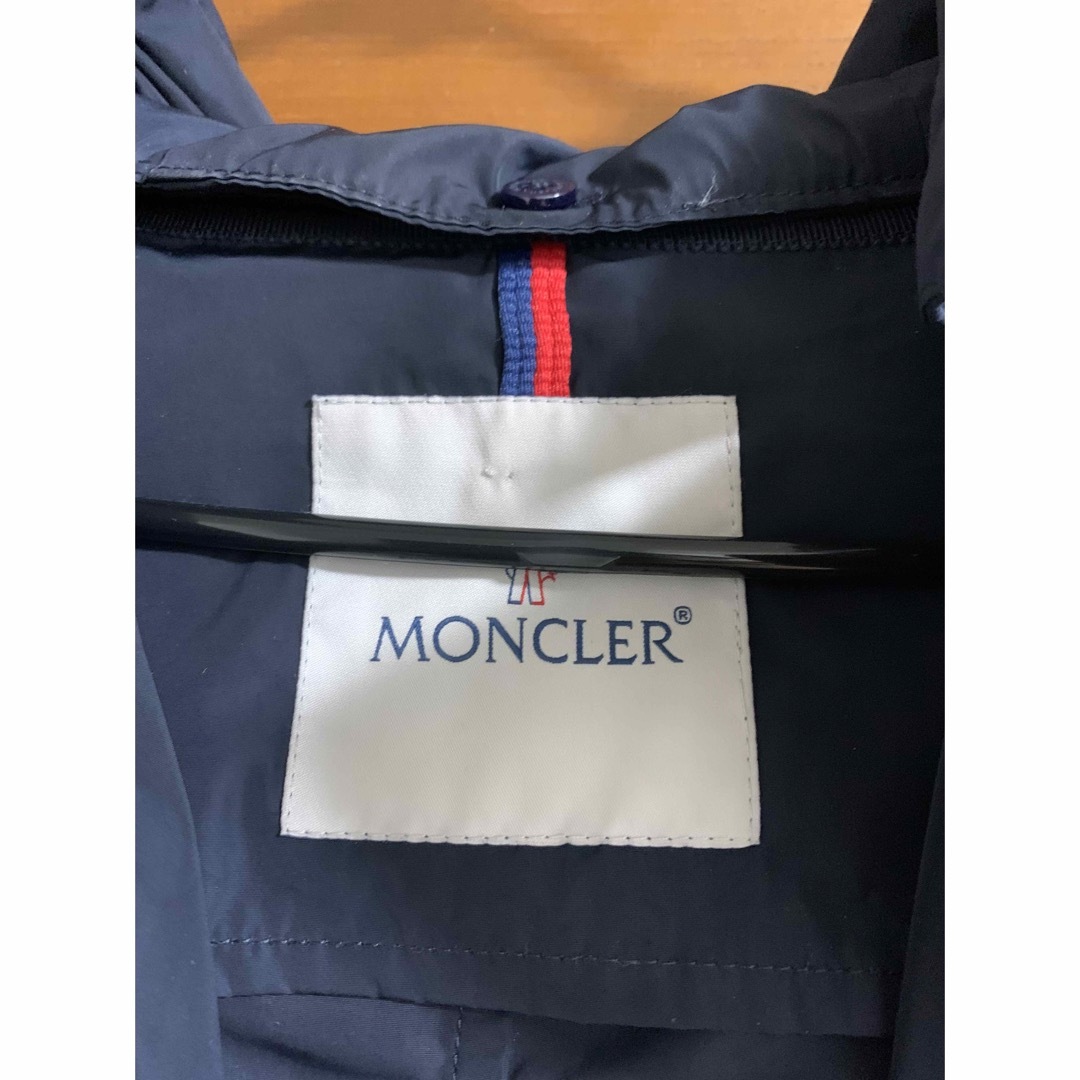 MONCLER(モンクレール)の美品　モンクレール　anthemis ネイビー　4 moncler 人気 レディースのジャケット/アウター(スプリングコート)の商品写真