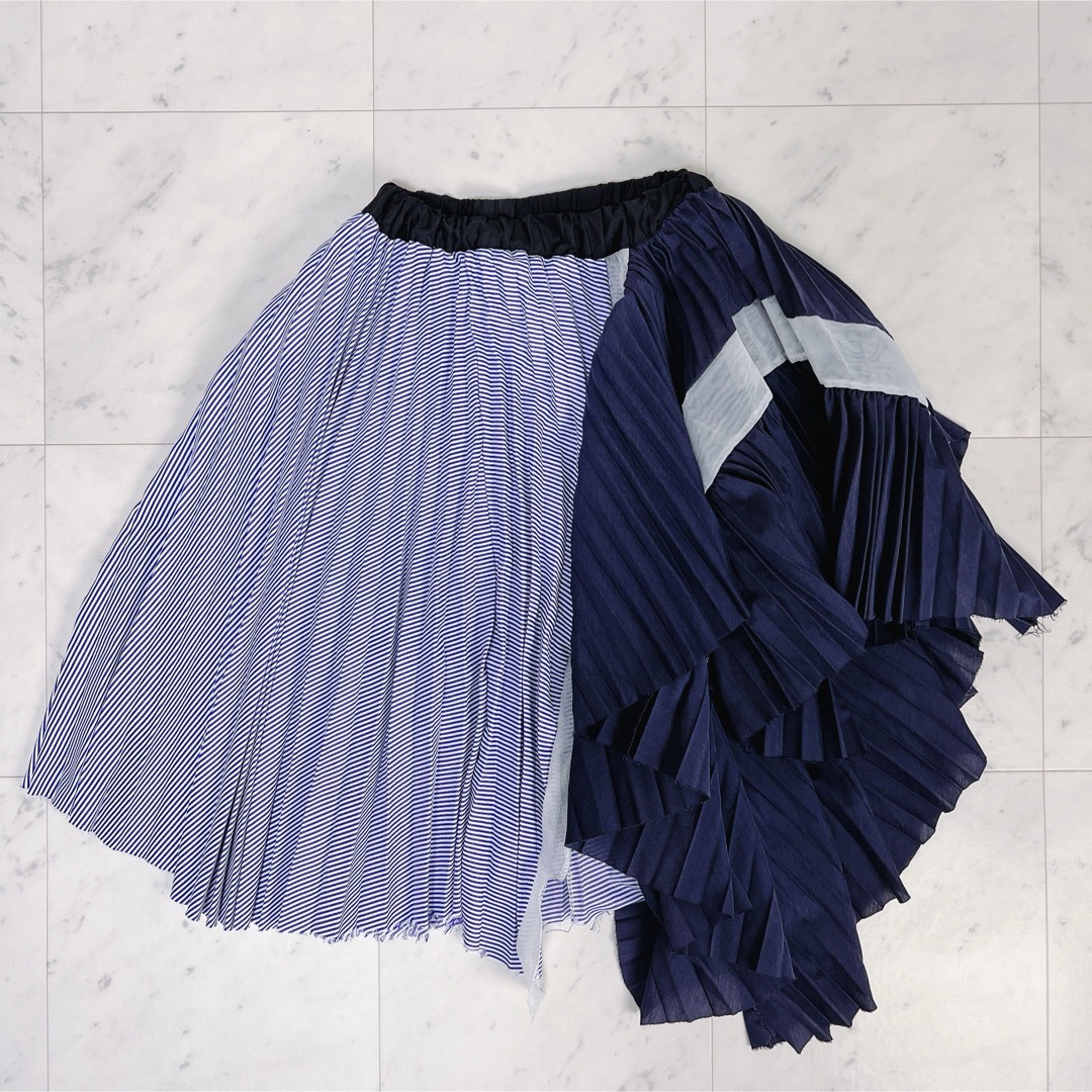 Vivienne Westwood(ヴィヴィアンウエストウッド)のヴィヴィアンウエストウッド 変形スカート フレア プリーツ ボーダー Mサイズ レディースのスカート(ひざ丈スカート)の商品写真