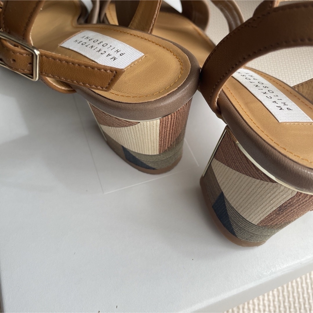 MACKINTOSH PHILOSOPHY(マッキントッシュフィロソフィー)のマッキントッシュフィロソフィー　レディースサンダル　ベージュ23.5 レディースの靴/シューズ(サンダル)の商品写真