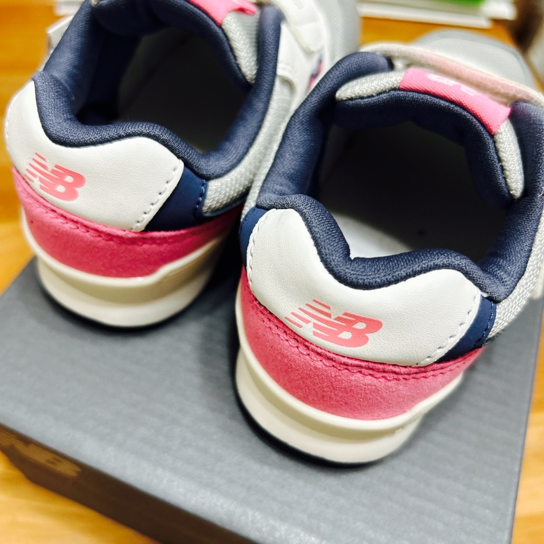 New Balance(ニューバランス)のニューバランス　16㎝　新品 キッズ/ベビー/マタニティのキッズ靴/シューズ(15cm~)(スニーカー)の商品写真