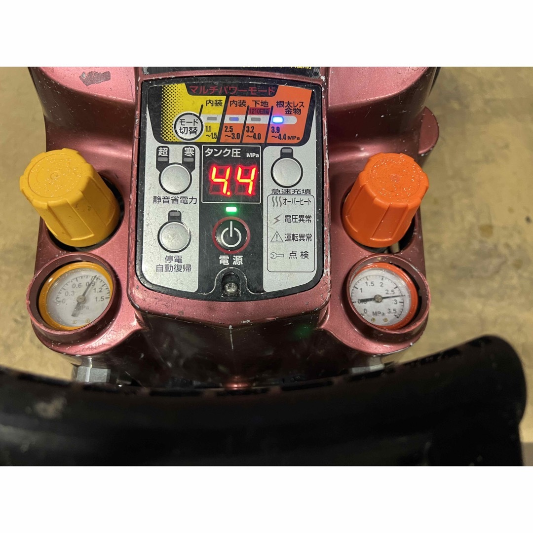 良品　低騒音MAXマックス★高圧常圧AK-HL1250Eエアコンプレッサー スポーツ/アウトドアの自転車(工具/メンテナンス)の商品写真