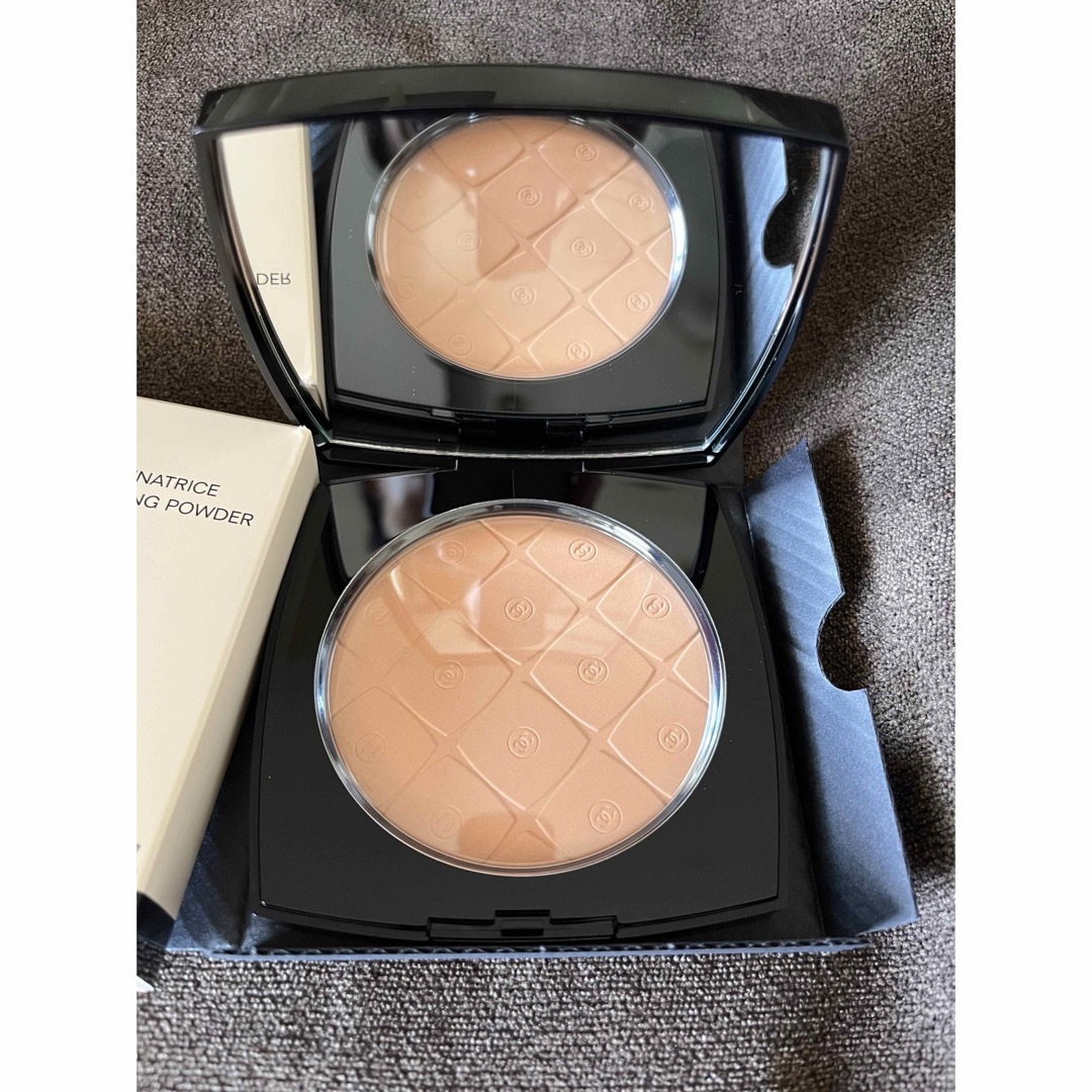 新品 CHANEL レ ベージュ マキシ プードゥル ベル ミン テンダーピンク 新品 CHANEL レ ベージュ マキシ プードゥル ベル ミン テンダーピンク