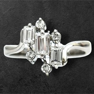 綺麗なダイヤを使用したプラチナリング  Pt900  ダイヤ0.56ct(リング(指輪))