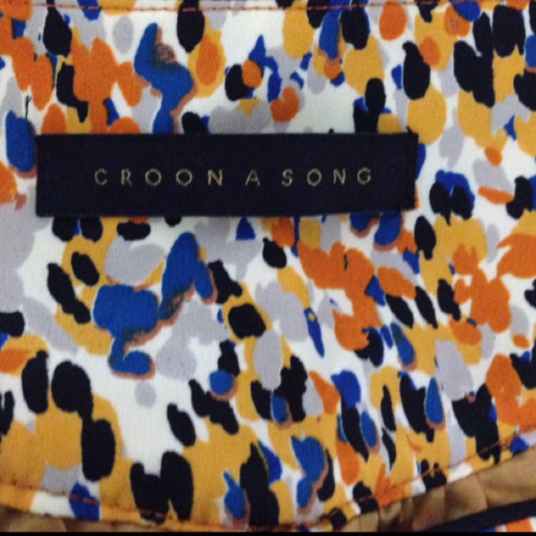 CROON A SONG(クルーンアソング)のCROON A SONG 総柄キュロットスカート　36 レディースのパンツ(キュロット)の商品写真