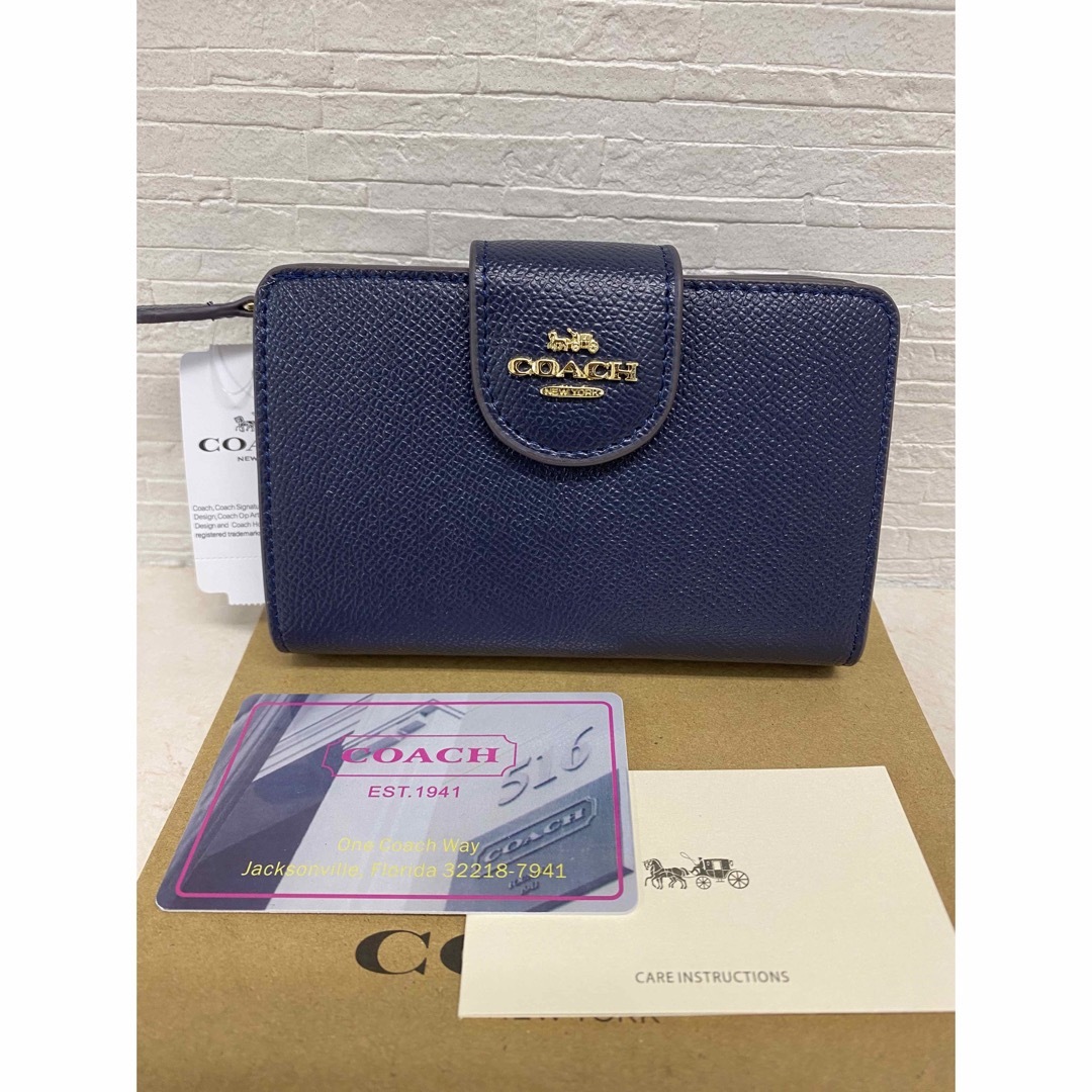 COACH(コーチ)の[新品未使用]✨COACH二つ折り財布✨ミニ財布 レディースのファッション小物(財布)の商品写真