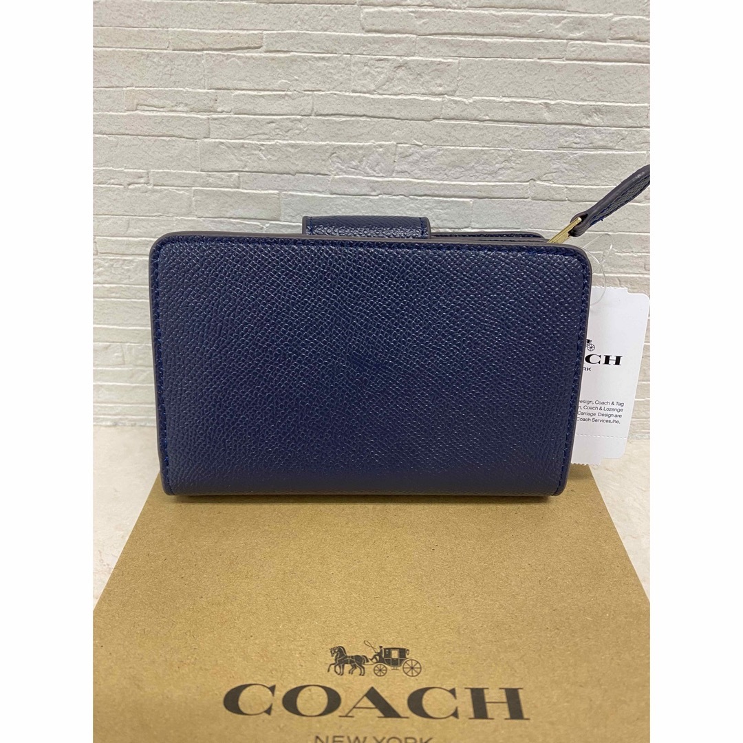 COACH(コーチ)の[新品未使用]✨COACH二つ折り財布✨ミニ財布 レディースのファッション小物(財布)の商品写真