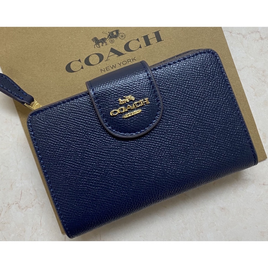 COACH(コーチ)の[新品未使用]✨COACH二つ折り財布✨ミニ財布 レディースのファッション小物(財布)の商品写真