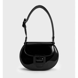 チャールズアンドキース(Charles and Keith)のCHARLES & KEITH Lula ルラ パテントバックルバッグ(ショルダーバッグ)