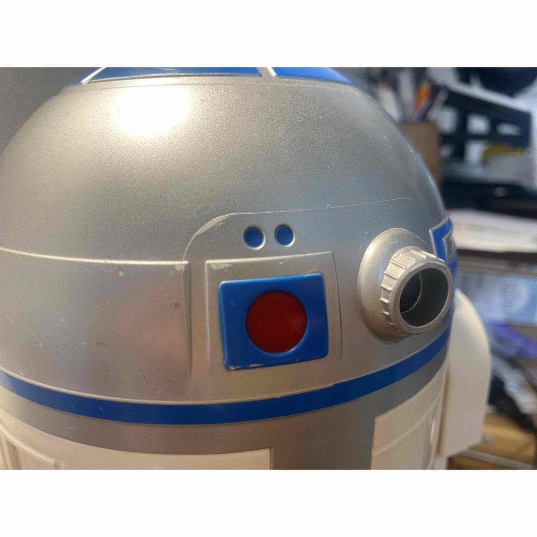 Disney(ディズニー)のポップコーンバケット　r2d2 エンタメ/ホビーのおもちゃ/ぬいぐるみ(キャラクターグッズ)の商品写真