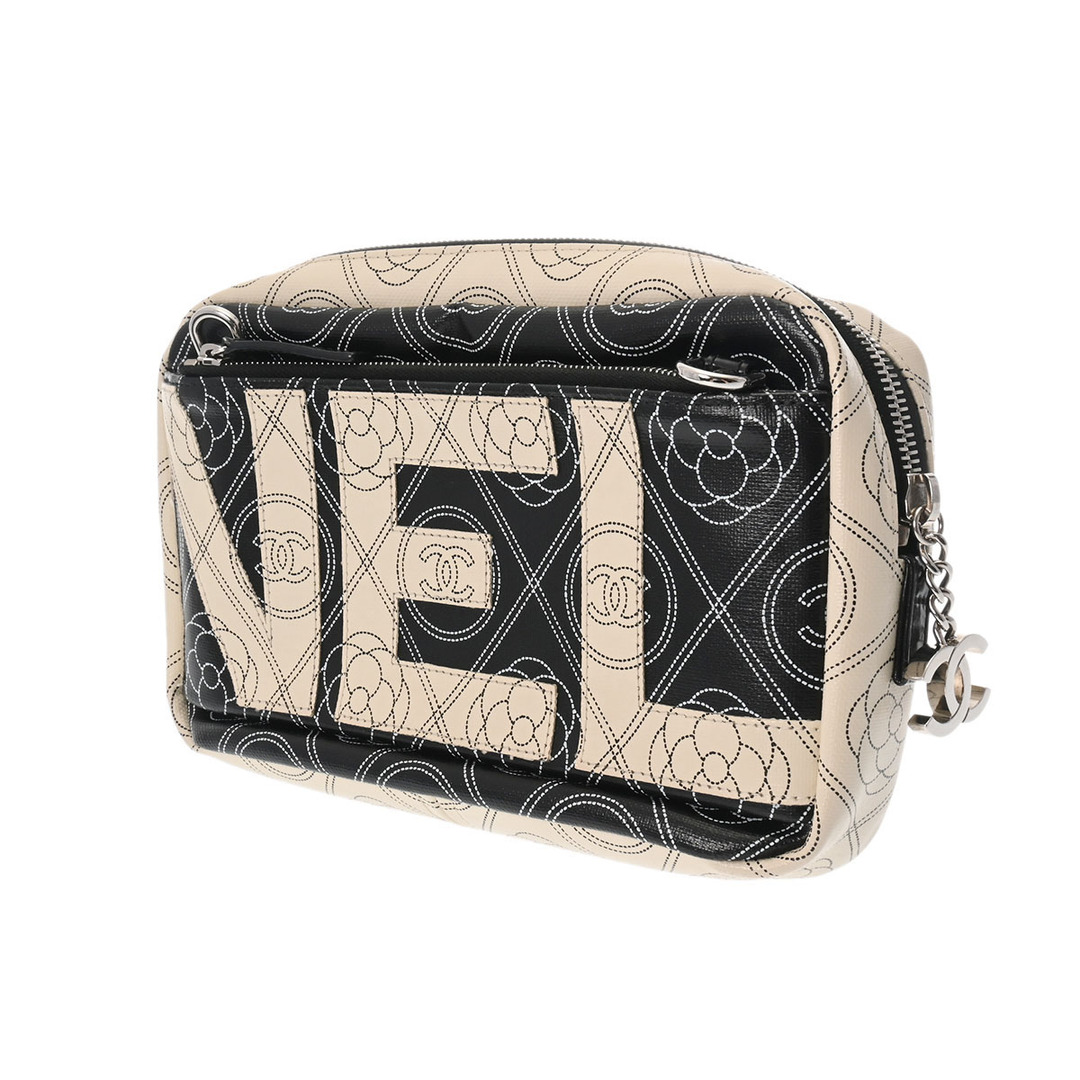CHANEL - シャネル ロゴ カメリア ショルダーバッグ 黒/白の通販 CHANEL - シャネル ロゴ カメリア ショルダーバッグ 黒/白の通販