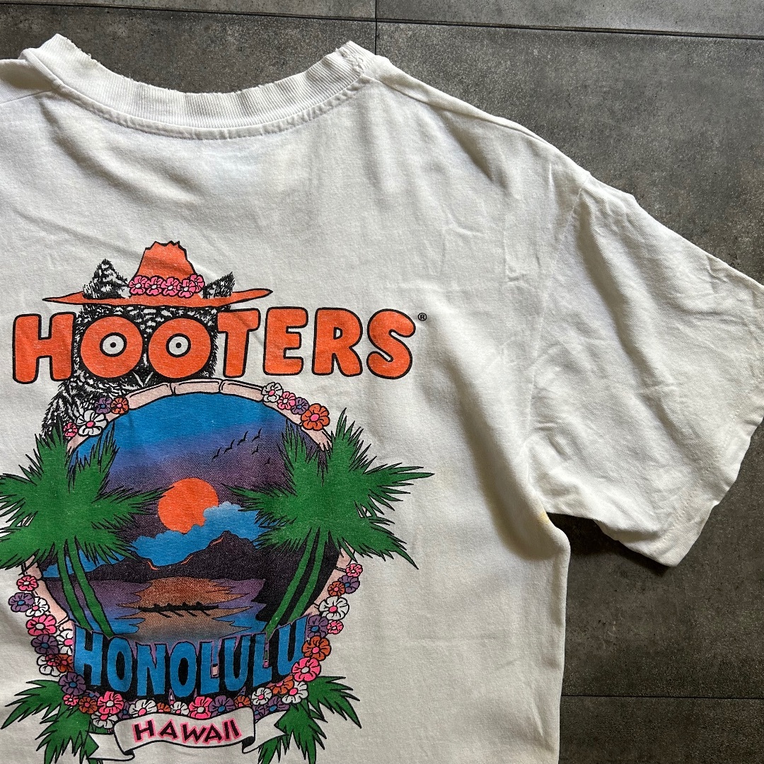 Hanes(ヘインズ)の90s HOOTERS フーターズ 企業tシャツ ホワイト M メンズのトップス(Tシャツ/カットソー(半袖/袖なし))の商品写真