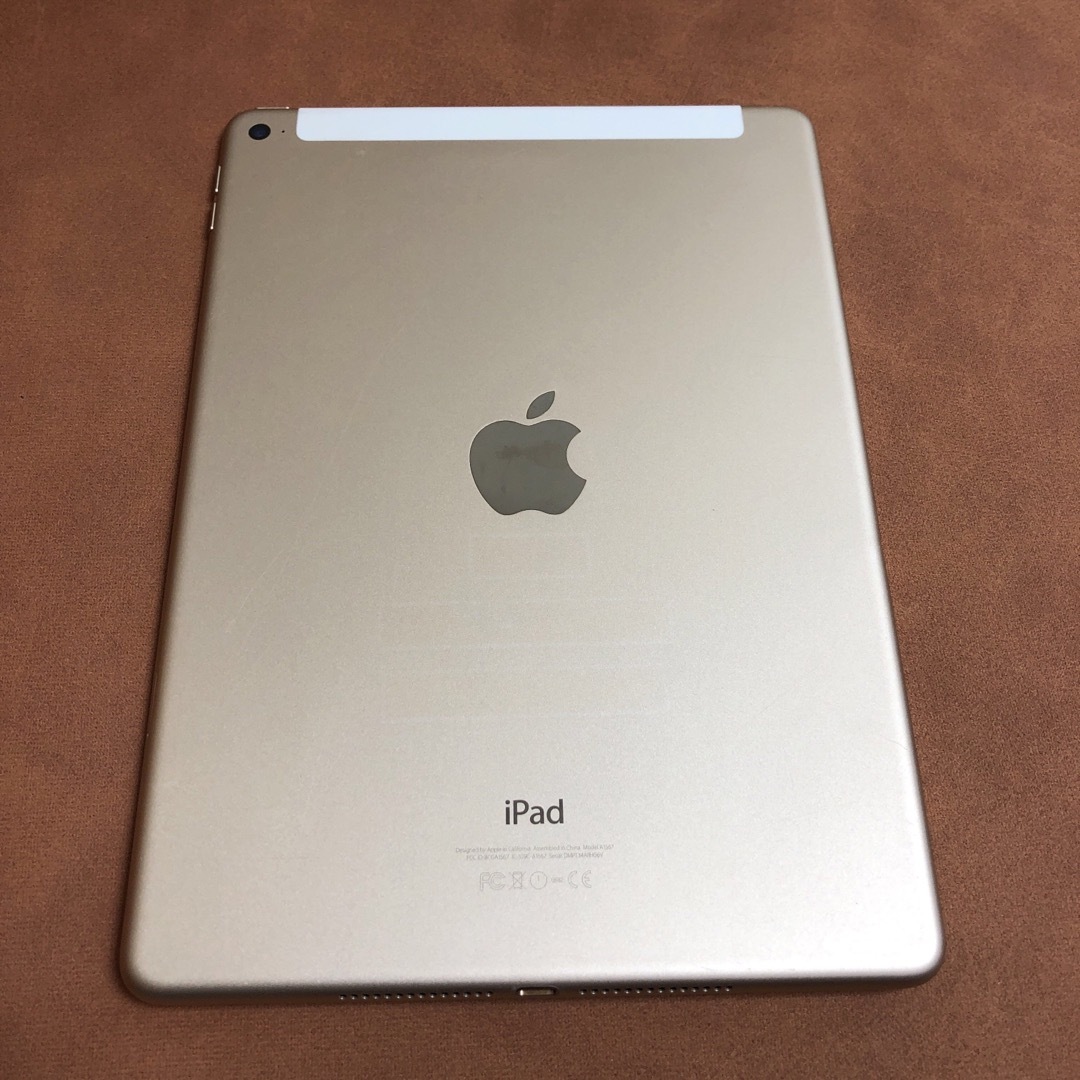 iPad(アイパッド)の6843 iPad Air2 第2世代 32GB au スマホ/家電/カメラのPC/タブレット(タブレット)の商品写真