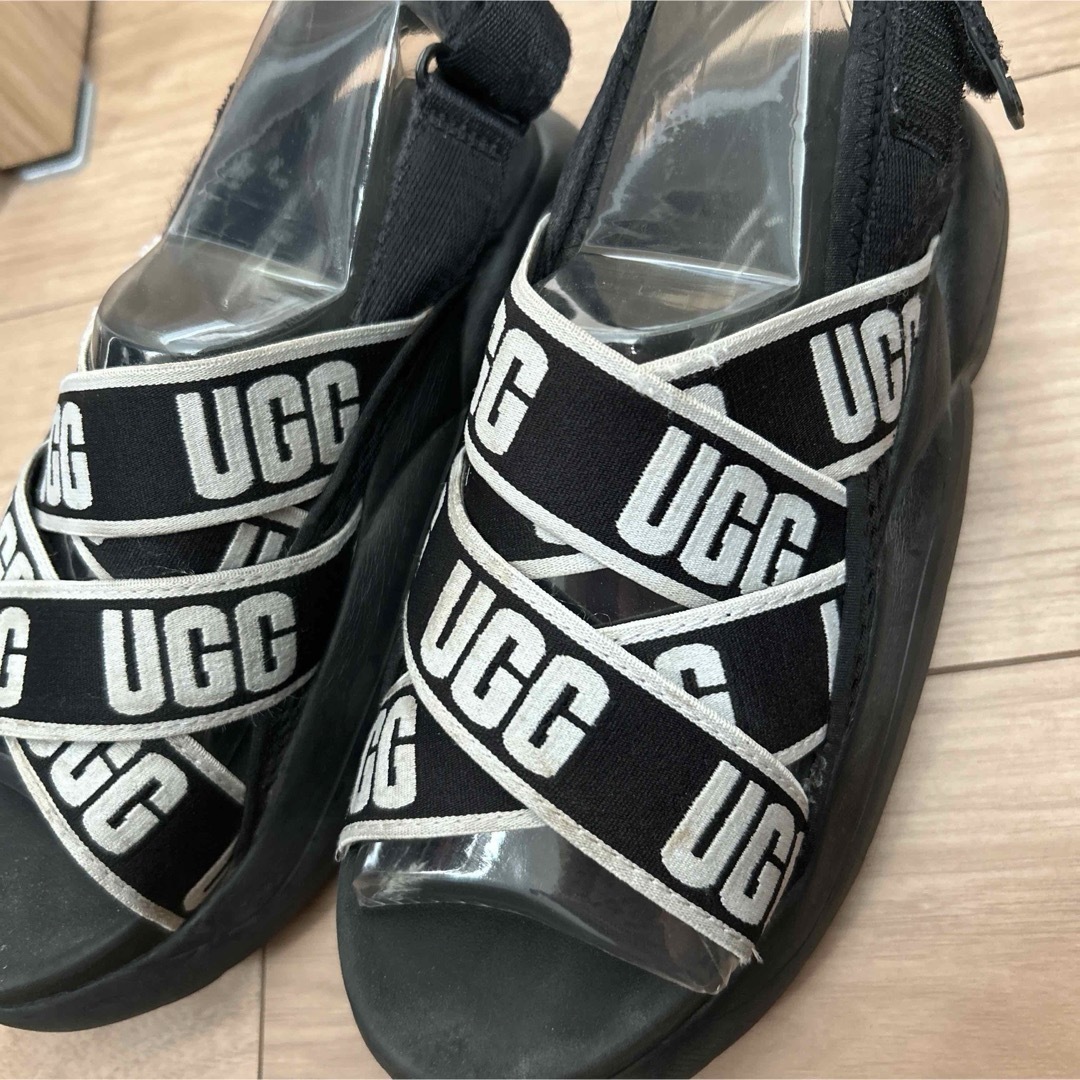 UGG(アグ)のUGG 厚底 サンダル レディースの靴/シューズ(サンダル)の商品写真