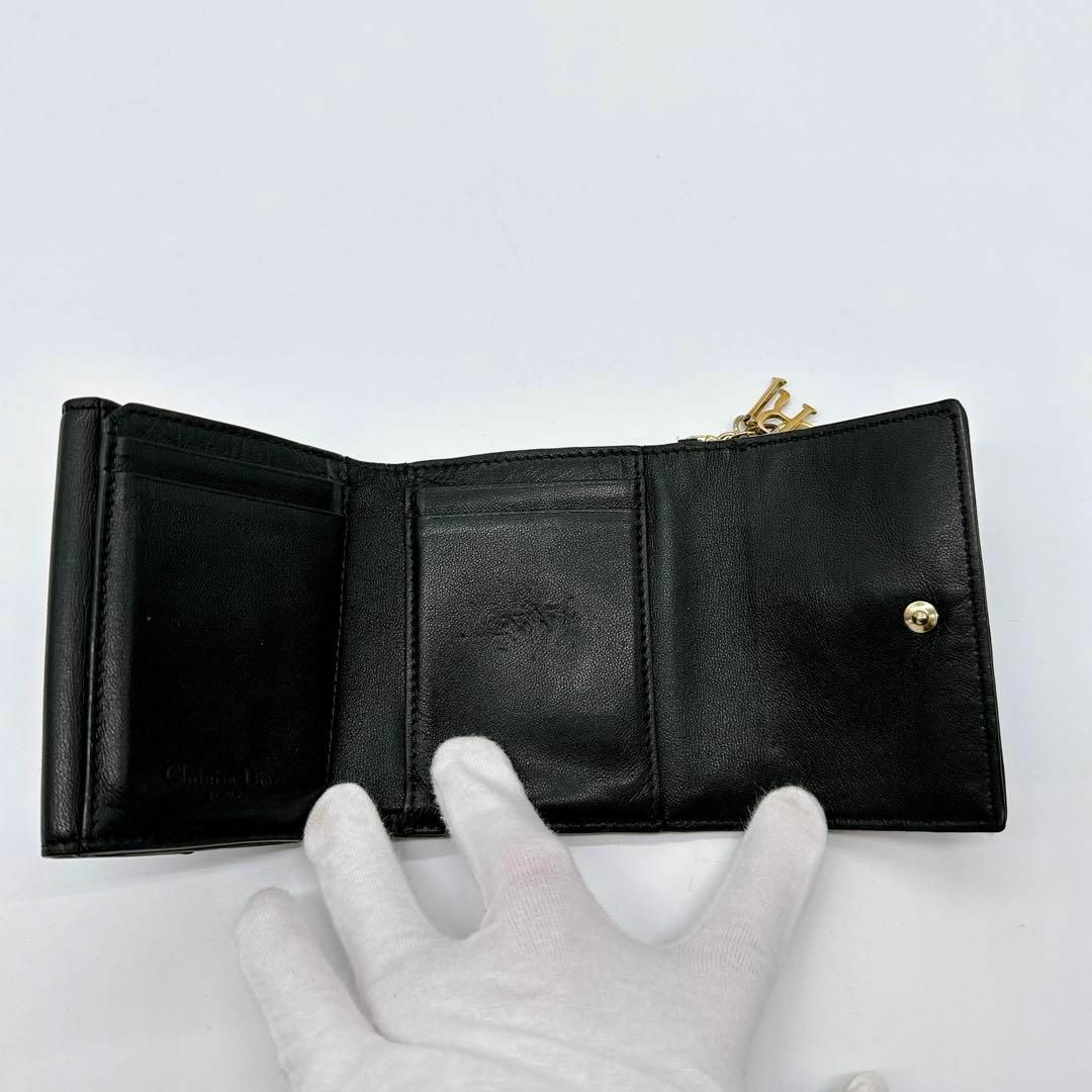 Christian Dior(クリスチャンディオール)のクリスチャンディオール カナージュ 三つ折り財布 チャーム付き お買い得 レディースのファッション小物(財布)の商品写真