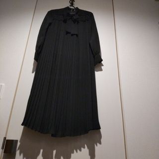 ローブ(ROBE)のローブ　ワンピース　ドレス　プリーツ　結婚式　フォーマル(ロングワンピース/マキシワンピース)