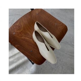 willfully / center open slit wood heel(ローファー/革靴)