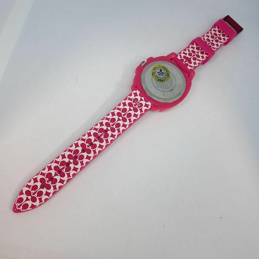 COACH(コーチ)の718新品・未使用　コーチ　腕時計　クォーツ　シグネチャー　ラバーバンド　ピンク レディースのファッション小物(腕時計)の商品写真
