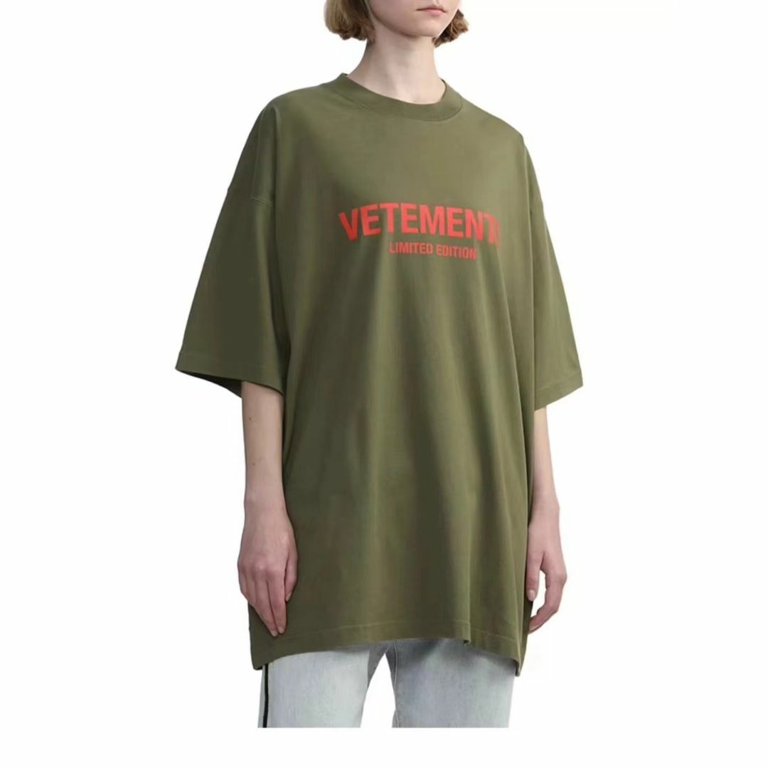 VETEMENTS(ヴェトモン)の人気VETEMENTS  Tシャツ メンズのトップス(Tシャツ/カットソー(半袖/袖なし))の商品写真