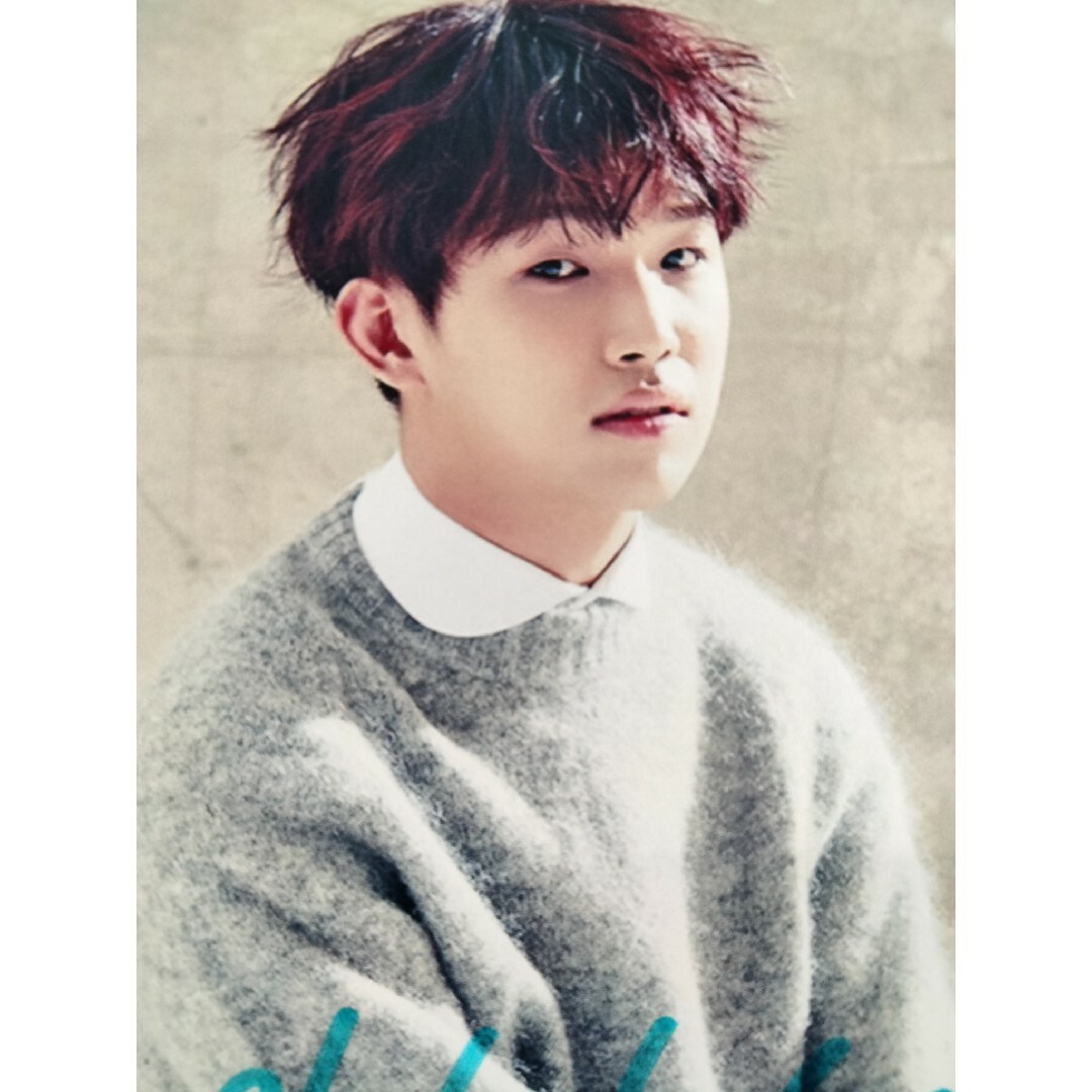 ヒョンシク直筆サイン入り2Lサイズ写真…  Hyunsik エンタメ/ホビーのCD(K-POP/アジア)の商品写真