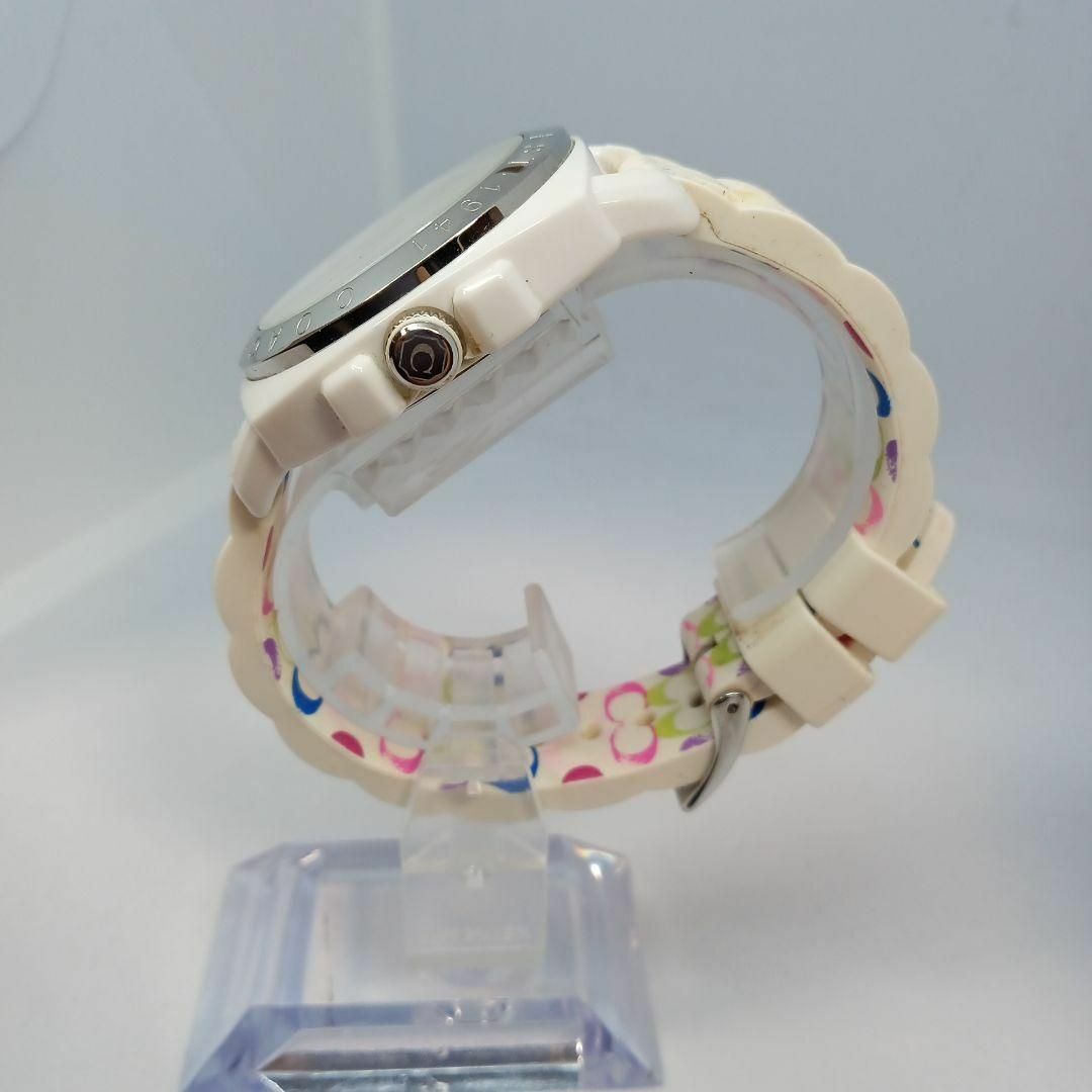 COACH(コーチ)の723美品　コーチ　腕時計　クォーツ　ラバーバンド　シグネチャー　ベージュ レディースのファッション小物(腕時計)の商品写真