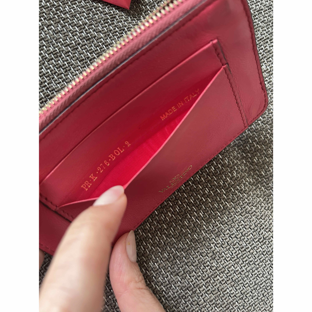 VALENTINO(ヴァレンティノ)の【VALENTINO】ヴァレンティノロックスタッズ　カードケース　ウォレット レディースのファッション小物(財布)の商品写真