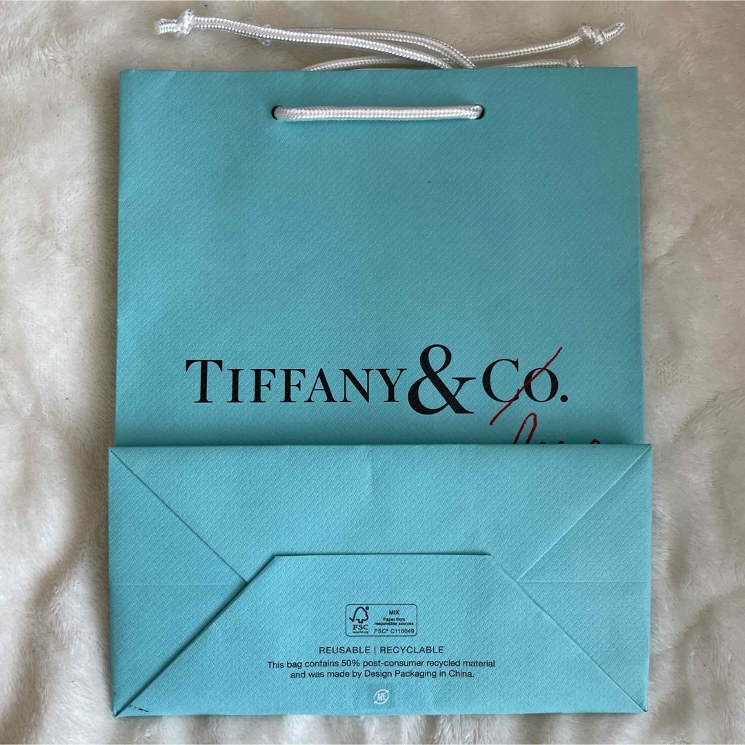 Tiffany & Co.(ティファニー)のティファニー ホワイトデー？限定 中 Sサイズ 紙袋1枚リボン 赤 Love レディースのアクセサリー(その他)の商品写真