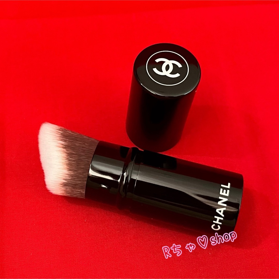 CHANEL(シャネル)のCHANELシャネルメイクブラシ フェイスブラシ リップ ファンデーションブラシ コスメ/美容のメイク道具/ケアグッズ(チーク/フェイスブラシ)の商品写真