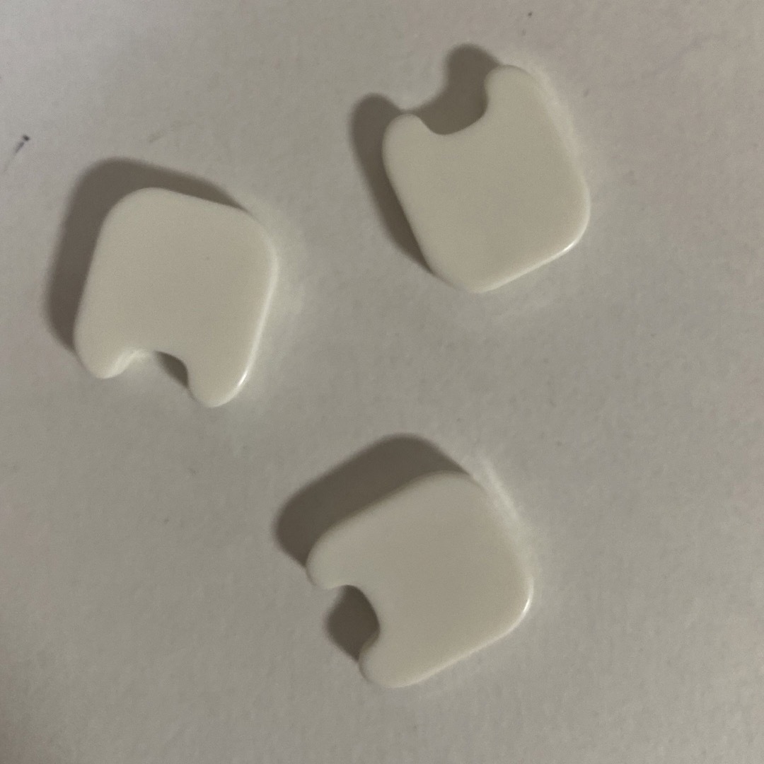 白い歯 10個セット ハンドメイドの素材/材料(各種パーツ)の商品写真