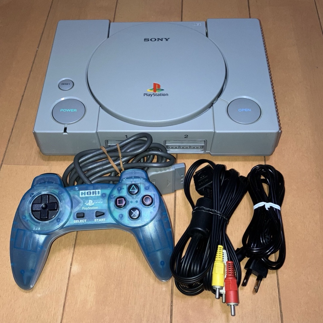 PlayStation(プレイステーション)のPS SCPH-9000 初期型最終モデル 本体セット 良動品 エンタメ/ホビーのゲームソフト/ゲーム機本体(家庭用ゲーム機本体)の商品写真