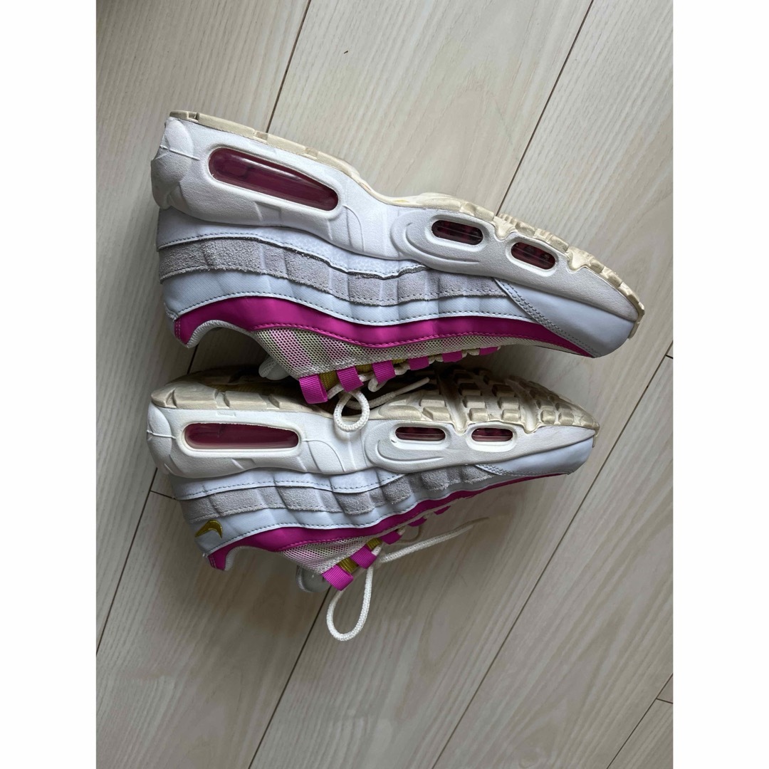 NIKE(ナイキ)のNIKE AIR MAX 95 WMNS ピンク25㎝美品 レディースの靴/シューズ(スニーカー)の商品写真