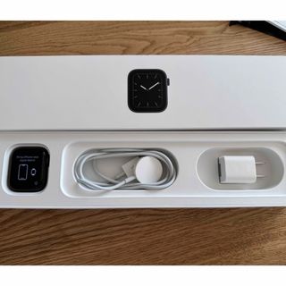 Apple Watch Series 5 40mm 本体　スペースグレイ