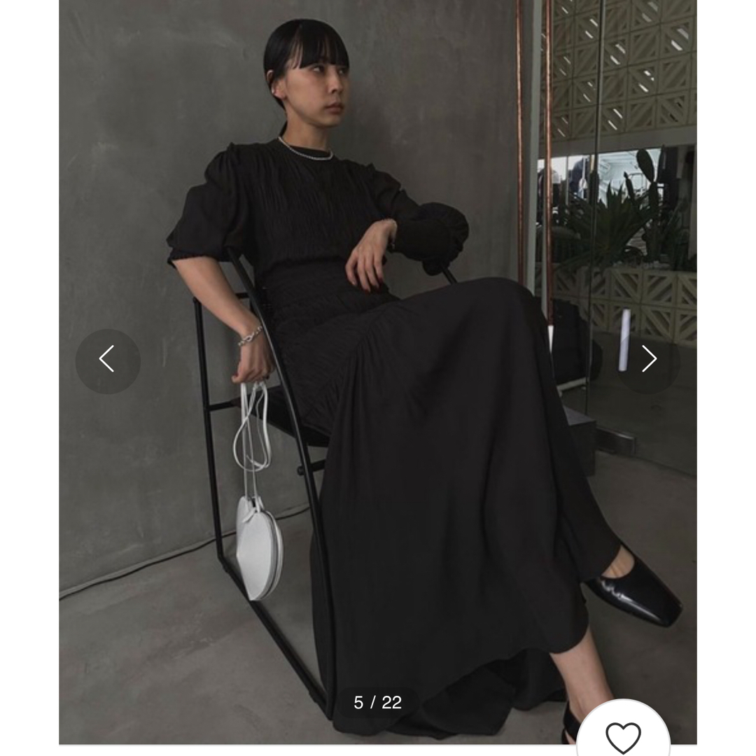 Ameri VINTAGE(アメリヴィンテージ)のREFINED SHIRRING DRESS レディースのワンピース(ロングワンピース/マキシワンピース)の商品写真