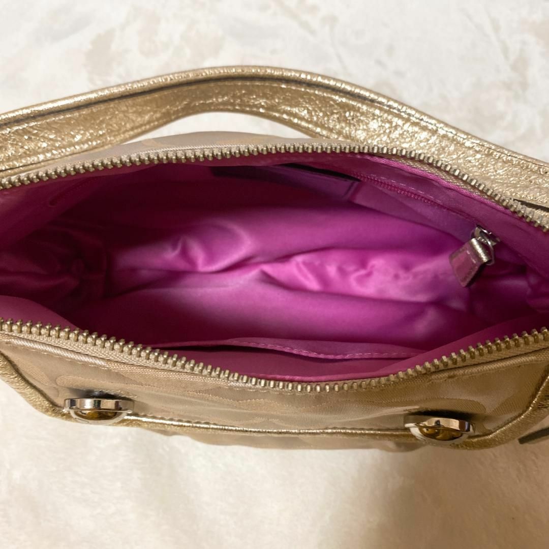 COACH(コーチ)の美品✨COACH コーチセミショルダーバッグトートバッグシャンパンゴールド総柄 レディースのバッグ(ショルダーバッグ)の商品写真