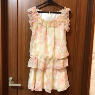 レストローズ(L'EST ROSE)の美品　レストローズの花柄の優しいイメージのシフォンのミニツーピス(ミニワンピース)